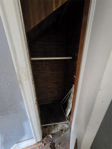 17325 Barlow Street, Detroit, MI 48205