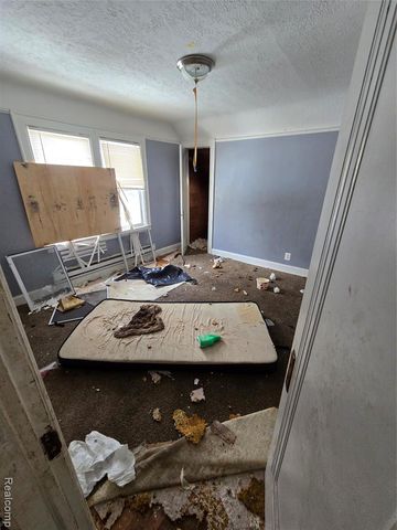 17325 Barlow Street, Detroit, MI 48205