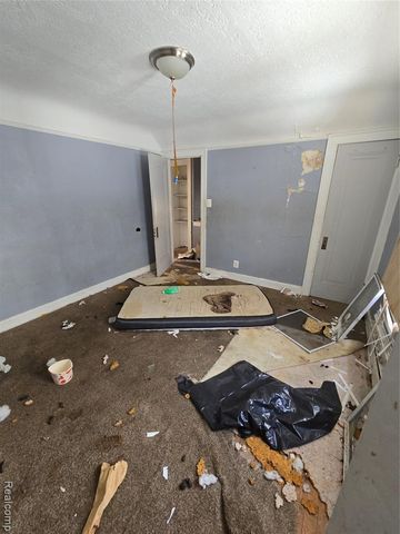 17325 Barlow Street, Detroit, MI 48205