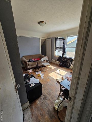 17325 Barlow Street, Detroit, MI 48205