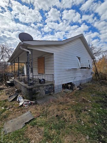 17325 Barlow Street, Detroit, MI 48205