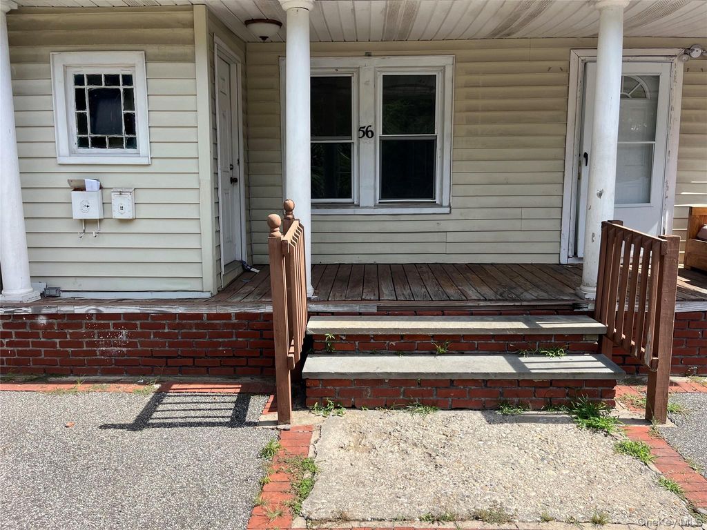 56 Lowndes Avenue, Huntington Station, NY 11746 — photo 3