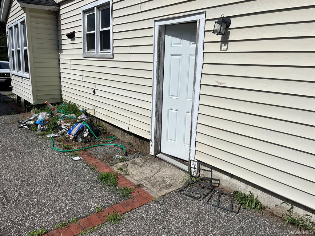 56 Lowndes Avenue, Huntington Station, NY 11746 — photo 5