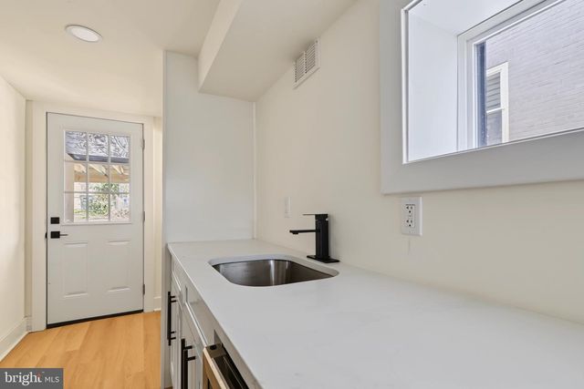 825 QUACKENBOS ST NW, Washington, DC 20011