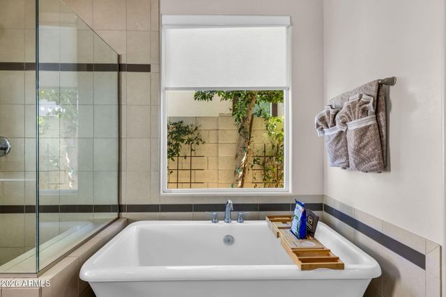 1555 E OCOTILLO Road 21, Phoenix, AZ 85014