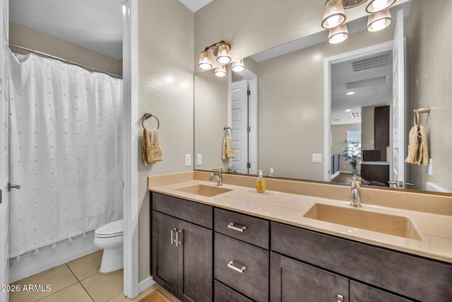 1555 E OCOTILLO Road 21, Phoenix, AZ 85014