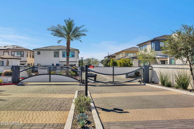 1555 E OCOTILLO Road 21, Phoenix, AZ 85014