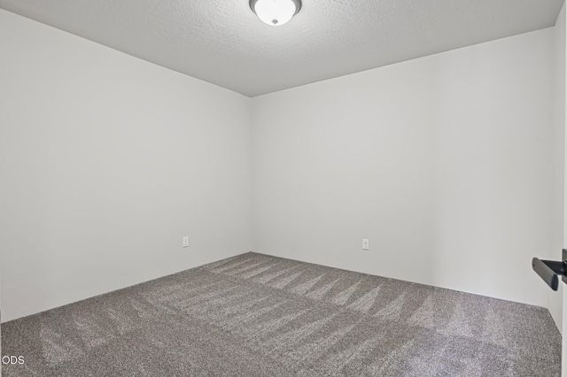 167 SE Champagne Court, Grants Pass, OR 97527