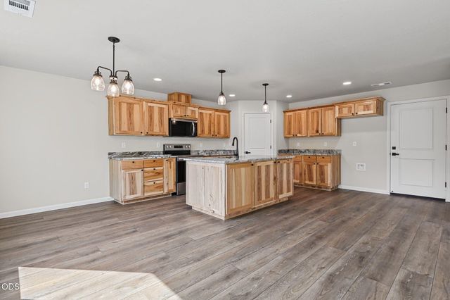 167 SE Champagne Court, Grants Pass, OR 97527