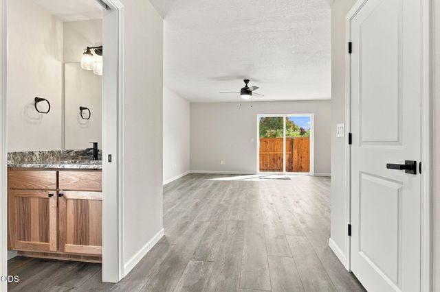 167 SE Champagne Court, Grants Pass, OR 97527