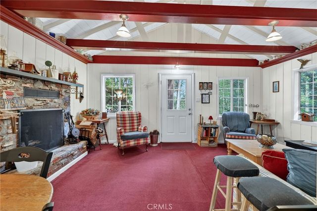 501 Dogwood Canyon, Blue Jay, CA 92317