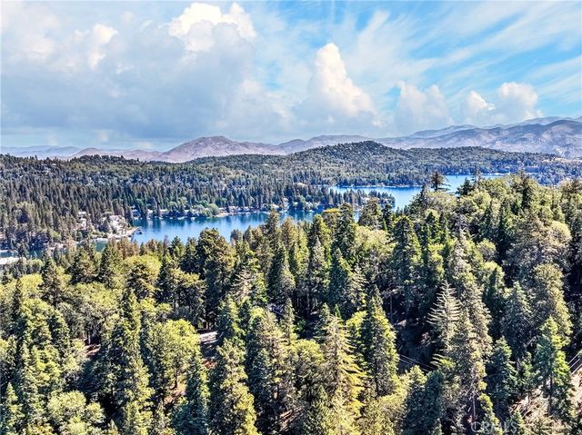 501 Dogwood Canyon, Blue Jay, CA 92317
