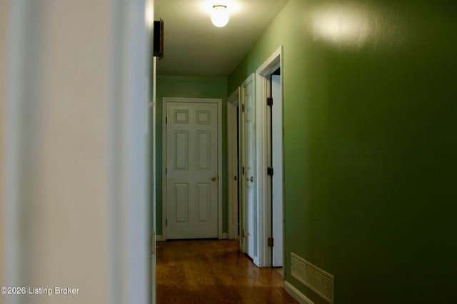 99 Olympia Dr, Bardstown, KY 40004