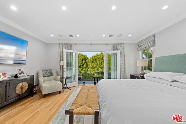 228 S Hudson Avenue, Los Angeles, CA 90004