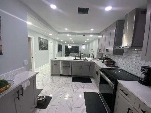 5730 E Fernley Drive E 12, West Palm Beach, FL 33415