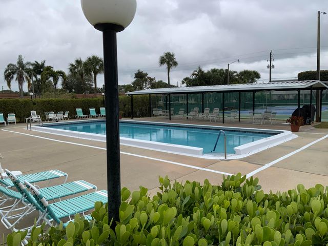 5730 E Fernley Drive E 12, West Palm Beach, FL 33415