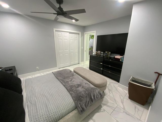 5730 E Fernley Drive E 12, West Palm Beach, FL 33415