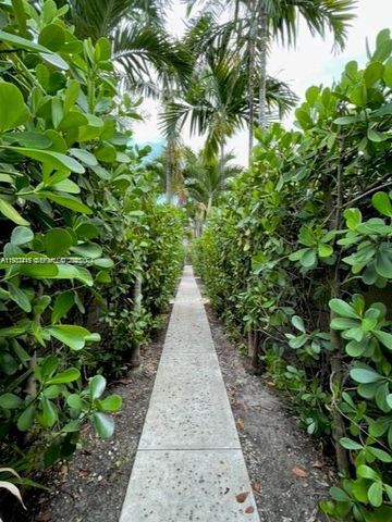 118 NW 24th St 2, Miami, FL 33127