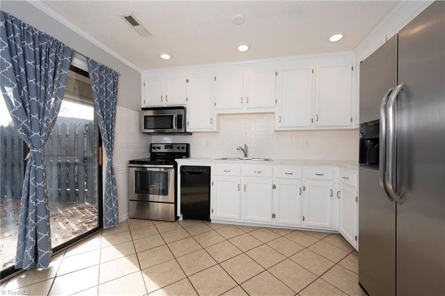 5314 Summit Heights Drive, Winston-salem, NC 27104