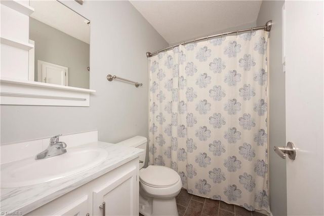 5314 Summit Heights Drive, Winston-salem, NC 27104