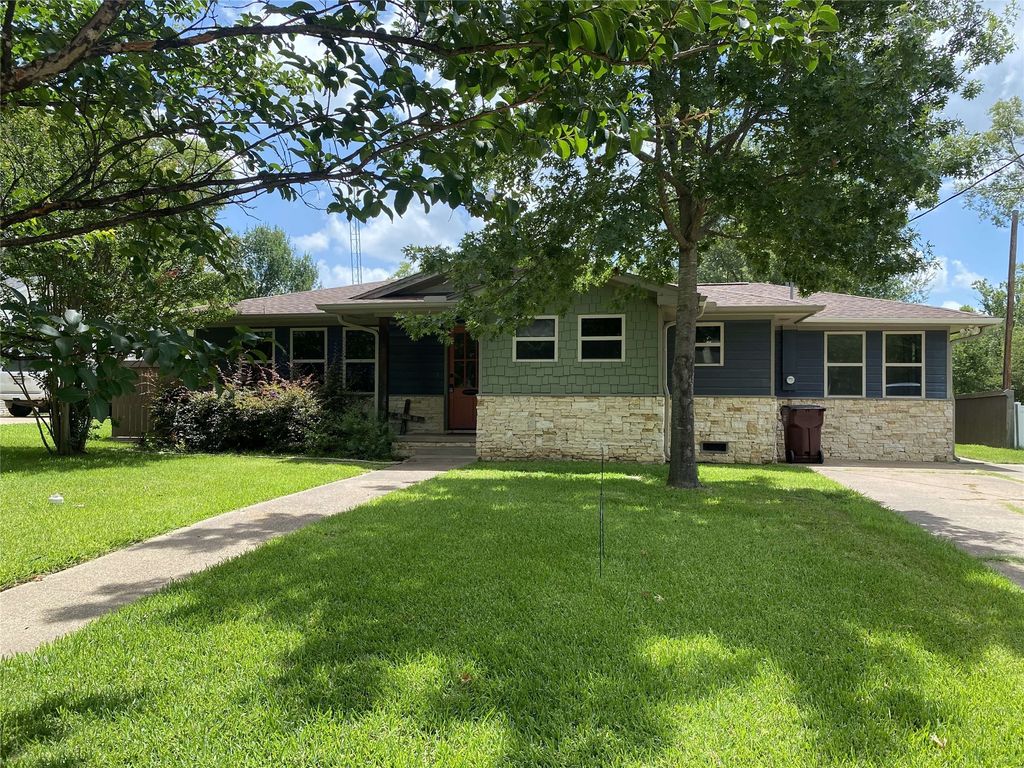 804 S Buffalo Street, Canton, TX 75103