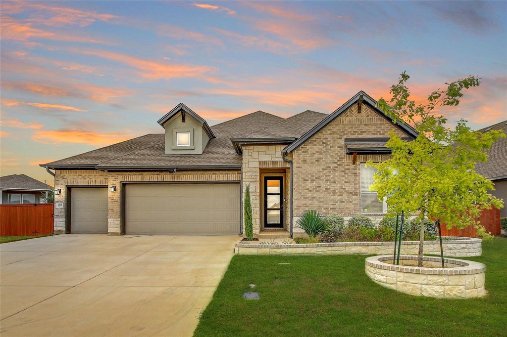 1016 Dog Iron ST, Georgetown, TX 78633
