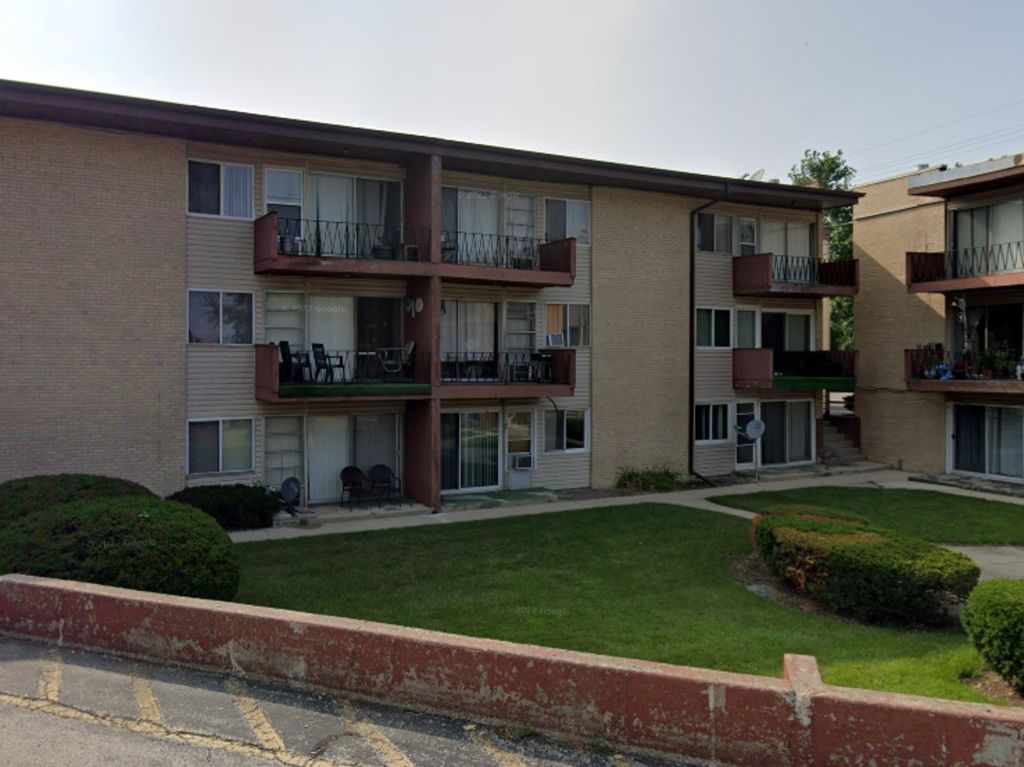 605 N wolf Road C12, Hillside, IL 60162