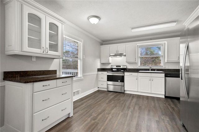 2037 Englewood Way, Snellville, GA 30078