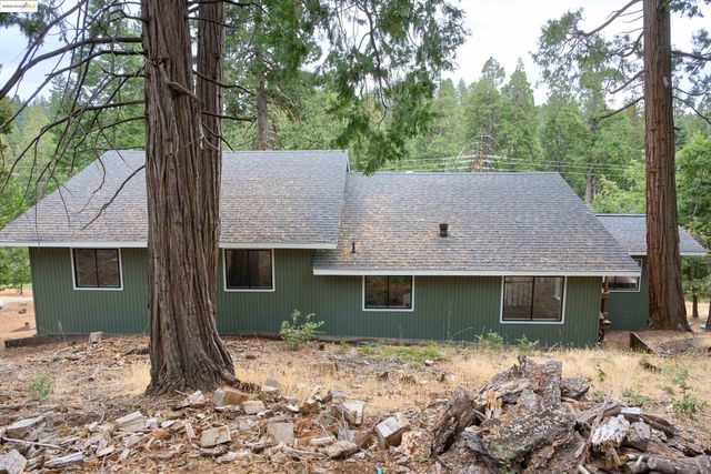 19160 Middle Camp Sugar Pine Rd, Twain Harte, CA 95383