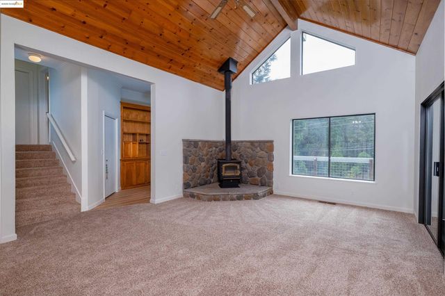 19160 Middle Camp Sugar Pine Rd, Twain Harte, CA 95383