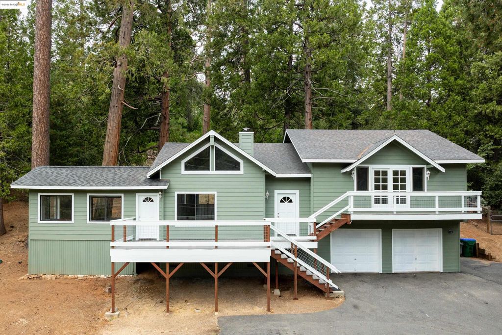 19160 Middle Camp Sugar Pine Rd, Twain Harte, CA 95383