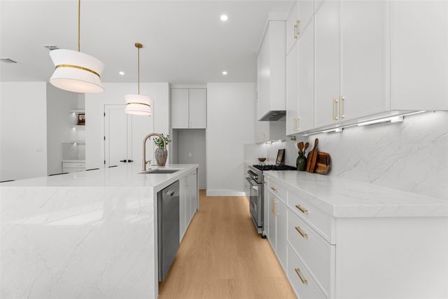 6911 Mohawk Drive, Dallas, TX 75235