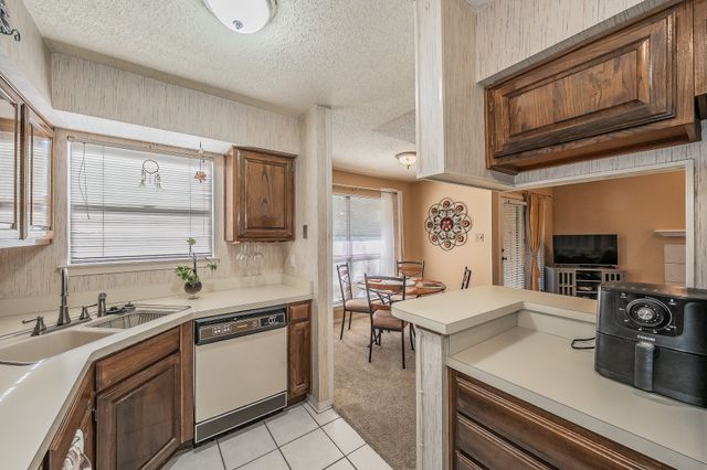 1300 Memory Lane 5221, Arlington, TX 76011