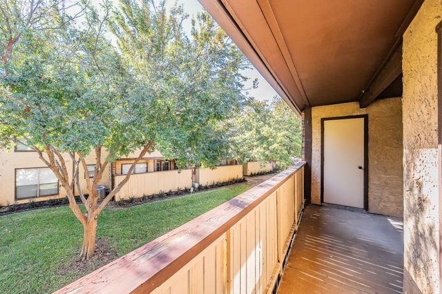 1300 Memory Lane 5221, Arlington, TX 76011