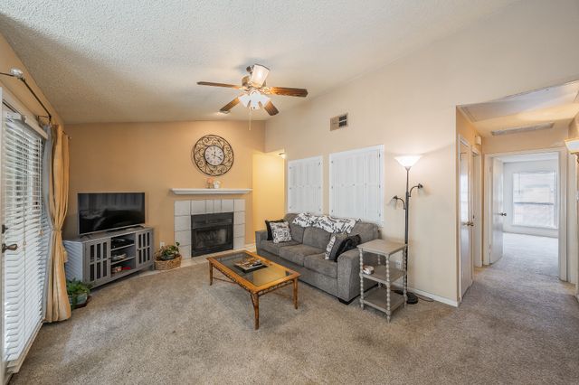 1300 Memory Lane 5221, Arlington, TX 76011