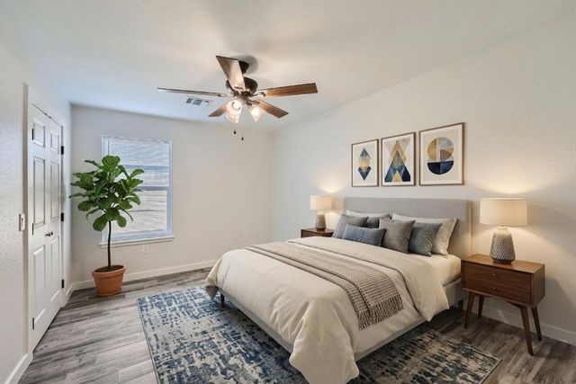 109 Fisher ST A & B, Elgin, TX 78621