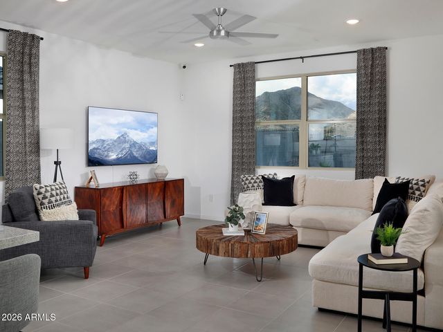 4437 W HUNTER Trail, San Tan Valley, AZ 85144