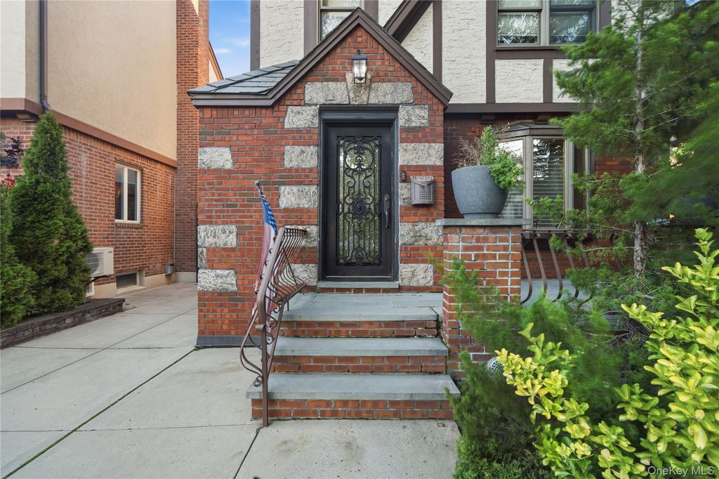 60-39 69th Lane, Maspeth, NY 11378 — exterior
