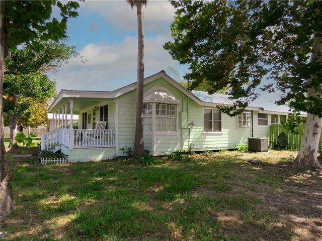 508 Broadway St, Fulton, TX 78358