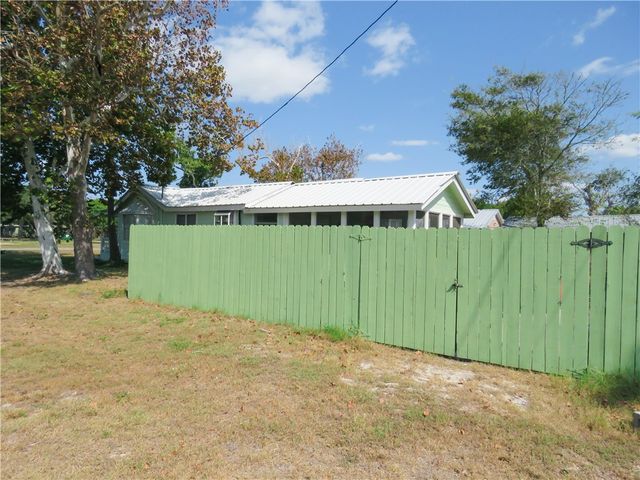508 Broadway St, Fulton, TX 78358