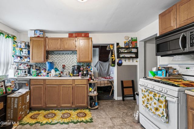 6 Hill Street, Waterford, NY 12188