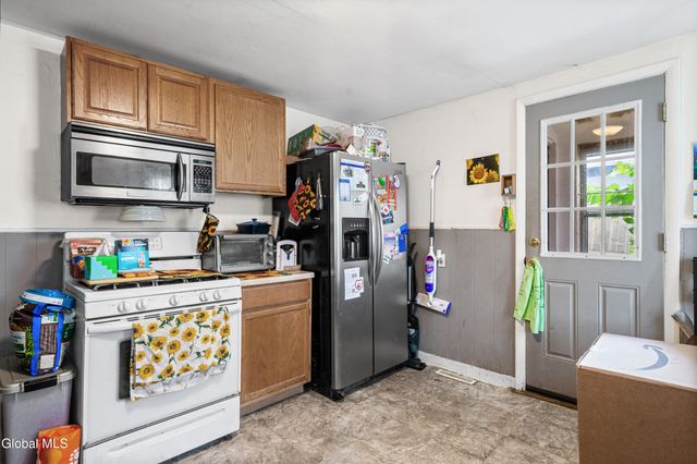 6 Hill Street, Waterford, NY 12188