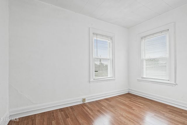 6 Hill Street, Waterford, NY 12188