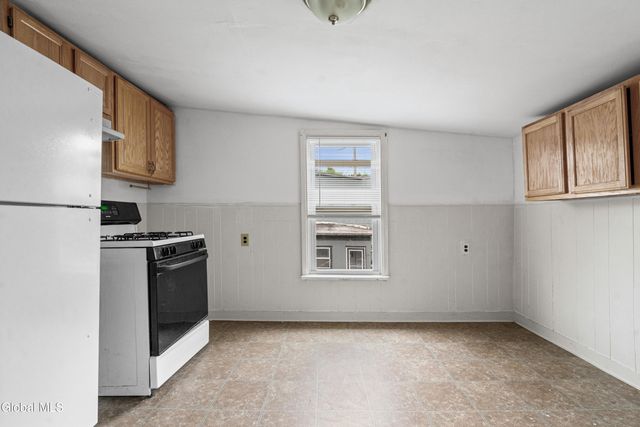 6 Hill Street, Waterford, NY 12188