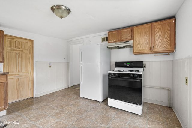 6 Hill Street, Waterford, NY 12188