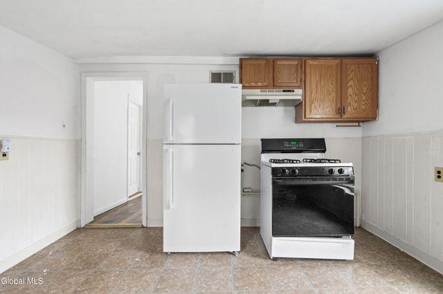 6 Hill Street, Waterford, NY 12188