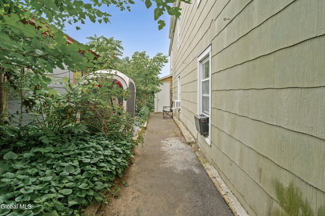 6 Hill Street, Waterford, NY 12188