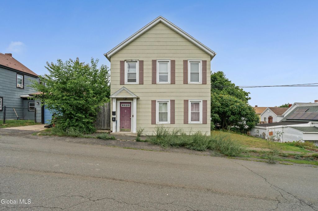 6 Hill Street, Waterford, NY 12188