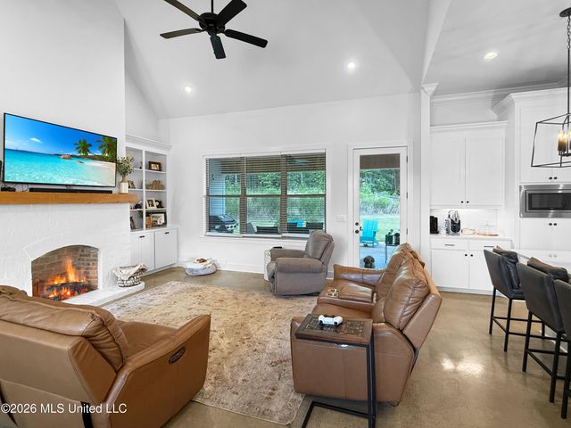 651 Wild Horse Lane, Brandon, MS 39042