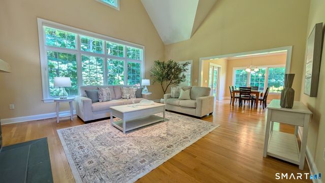 38 Avalon Drive, Middlebury, CT 06762